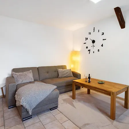 Thomee Apartment *
